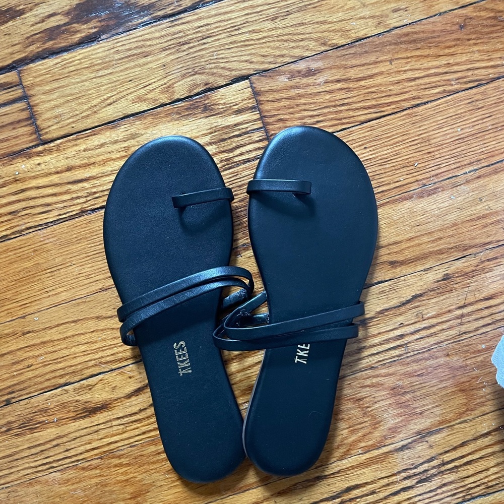 TKEES Women's Black Sandals - NWT never worn!